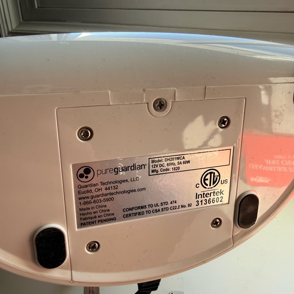 PureGuardian White Dehumidifier - great used condition - Picture 7 of 7